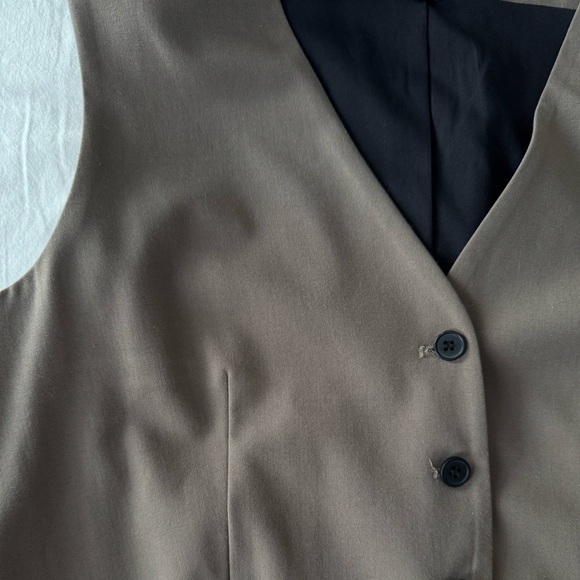 Dynamite Vest - Picture 2 of 3